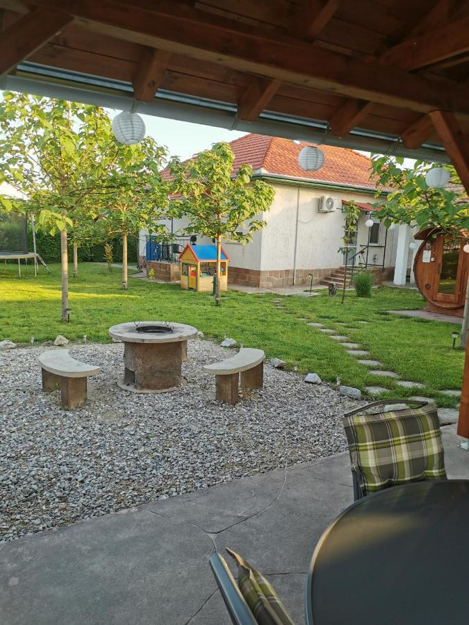 Zso-Ze Apartman Tiszafüred Exteriér fotografie